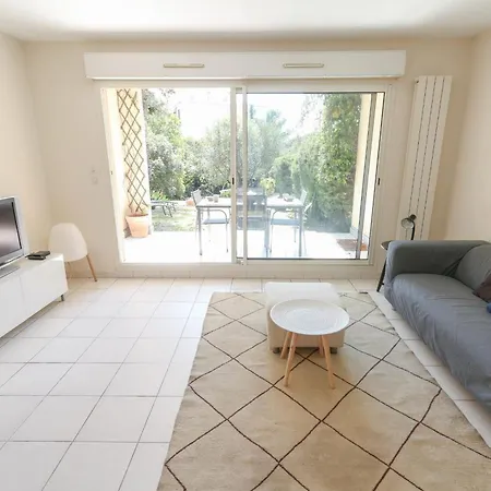 Charming & Bright Flat With Ac Garden 300m And Closed Garage - Benakey